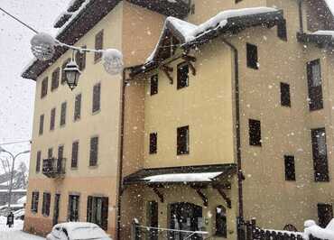 Façade hôtel le Mont Blanc