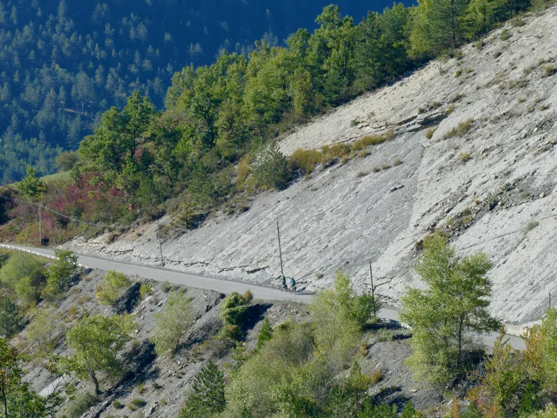 Descenso del Col du Corobin entre Digne-les-Bains y Barrême