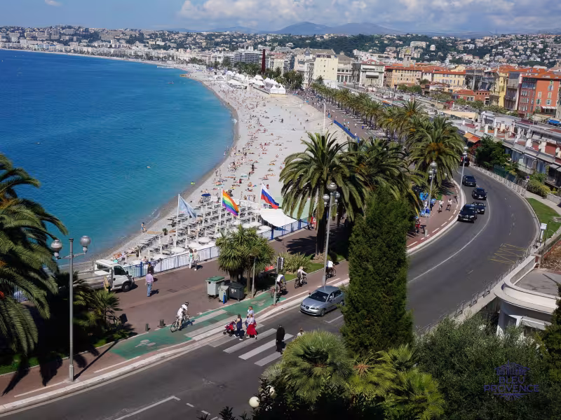 El Paseo de los Ingleses desde la Torre Bellanda en Niza