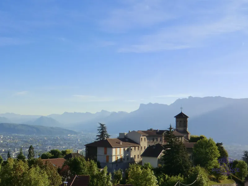Corenc, centinela sobre la cuenca de Grenoble