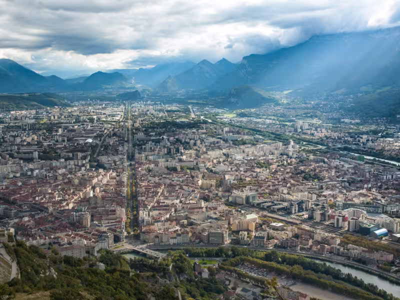 Fin de la jornada en Grenoble