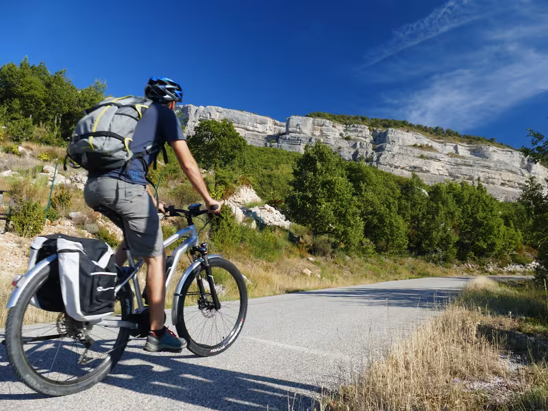 En bicicleta por la Route des Pierres écrites