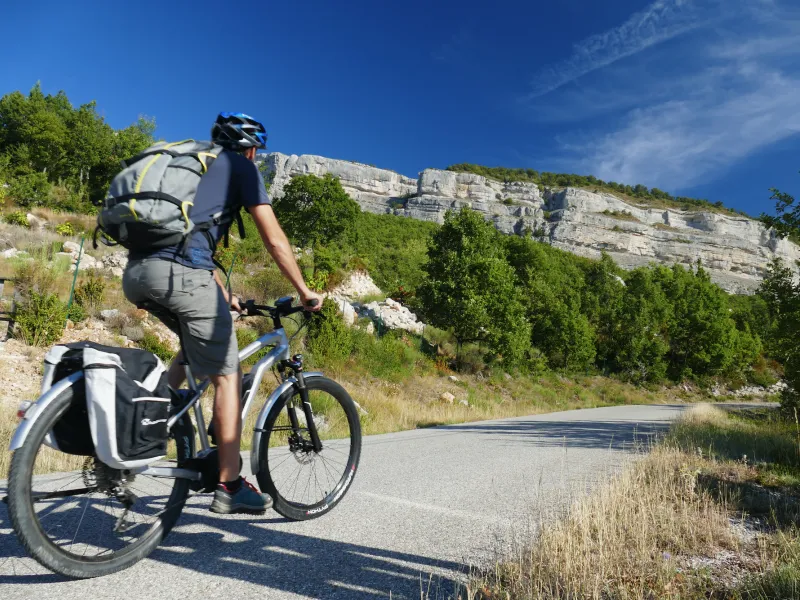 En bicicleta por la Route des Pierres écrites