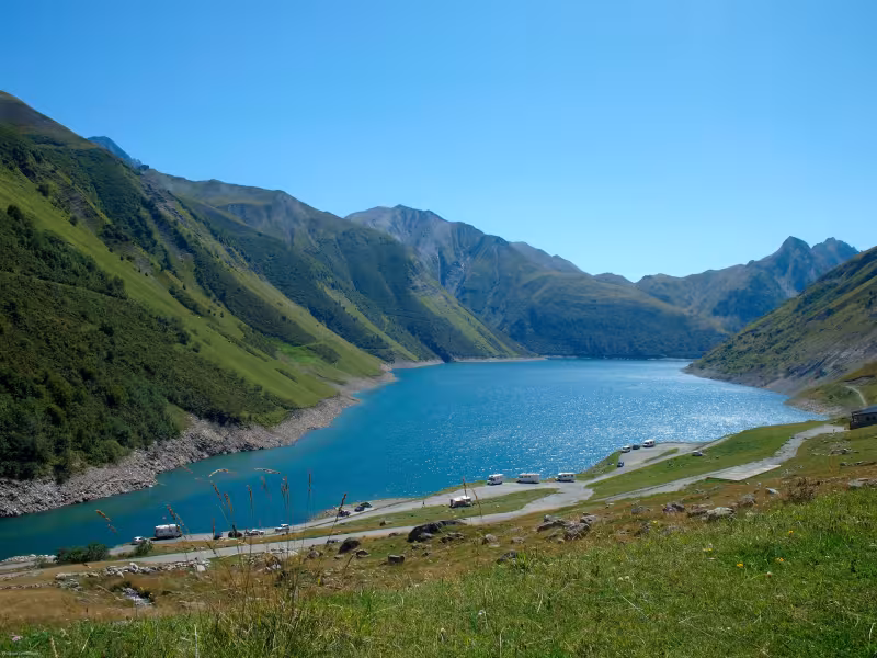Lago de la presa de Grand-Maison