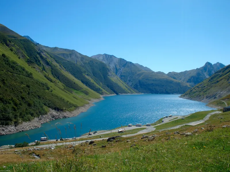 Lago de la presa de Grand-Maison