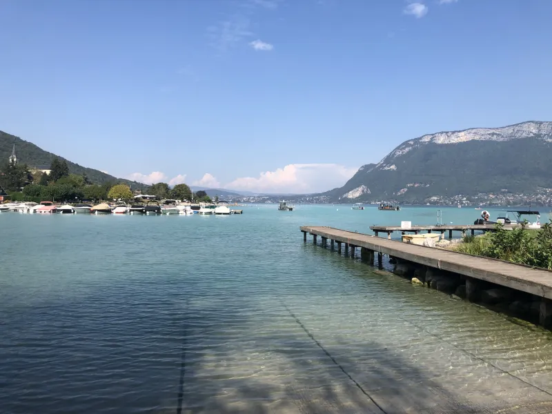 El puerto de Sevrier, en el lago de Annecy
