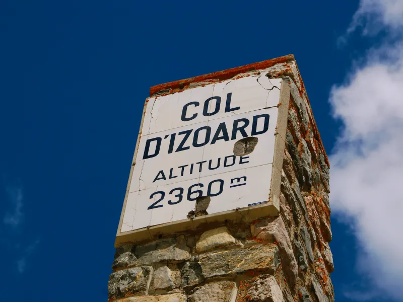 Monumento en la cima del Col d'Izoard