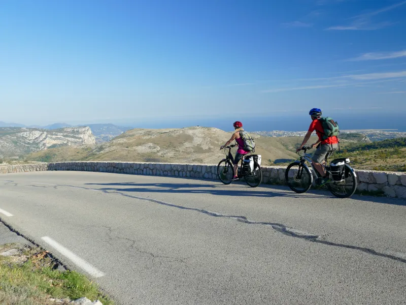 Vista panorámica de la Costa Azul desde el Col de Vence