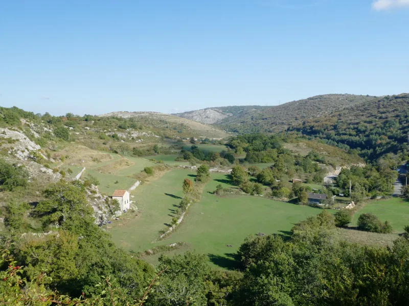 Panorámica de las mesetas calcáreas de los Alpes Marítimos