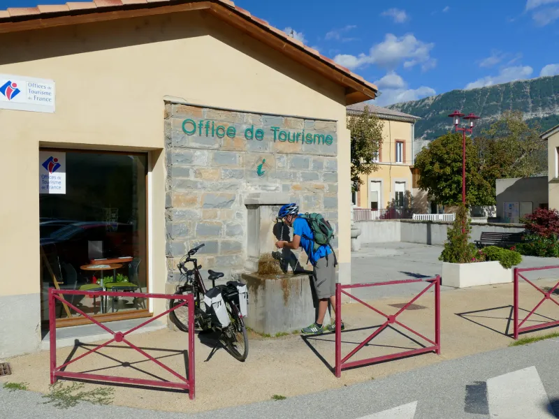 Punto de agua en la oficina de turismo de Saint-Andre-les-Alpes