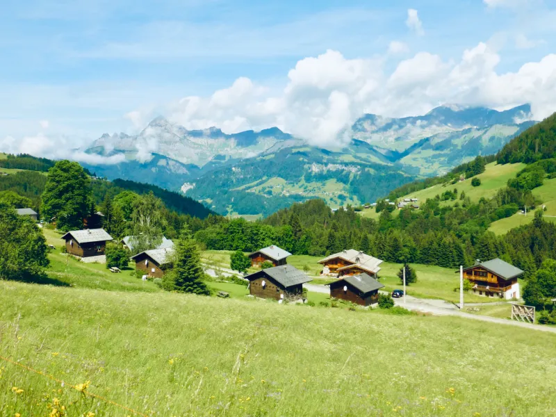 Hacia el Col des Saisies desde el Val d'Arly