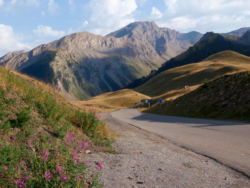 Lado sur del Col de Vars en la costa de Ubaye