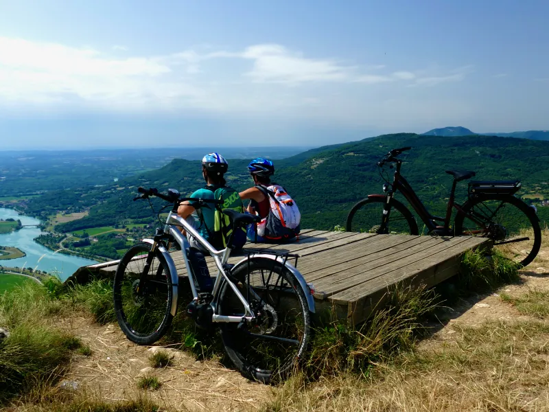 Vista del valle del Ródano desde el mirador de Saint-Jean de Chevelu