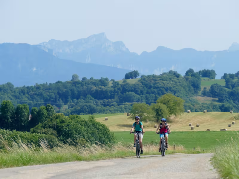 En bicicleta por las carreteras de Saboya Alta