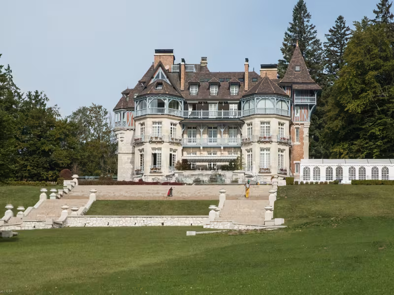 Chateau Des Avenieres arriba Cruseilles