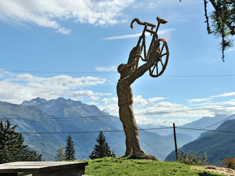 Gigante de paja en Valloire