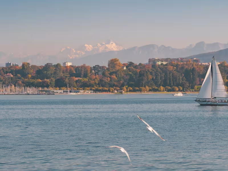 El lago Lemán y los Alpes al fondo