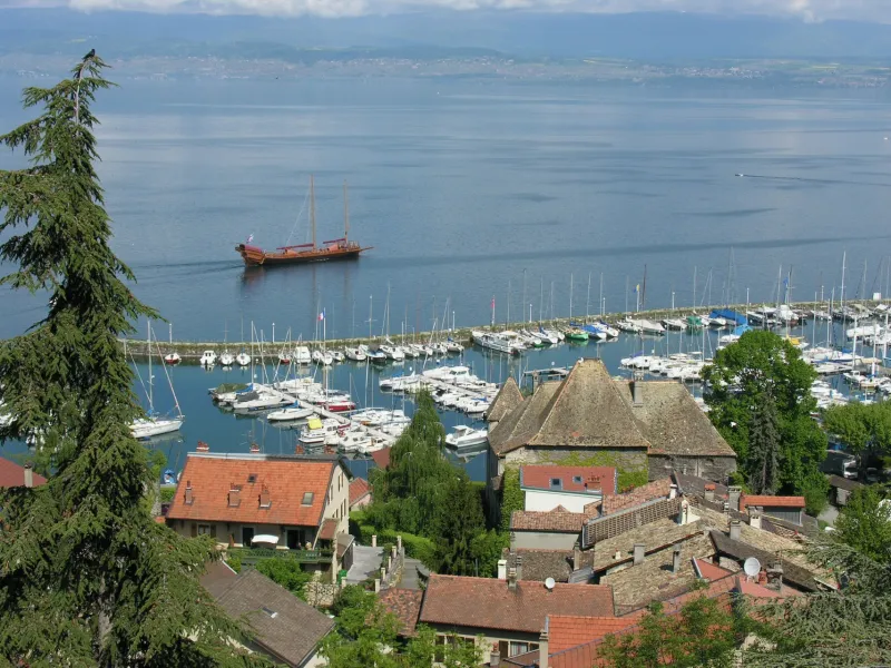 El puerto de Thonon-les-Bains desde arriba