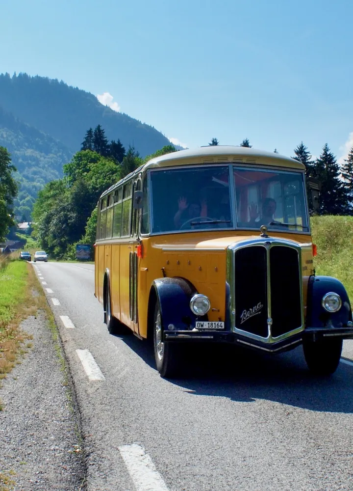Antiguo autobús en la RGA