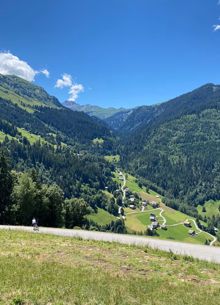 Areches y Valle hacia Saint Guerin