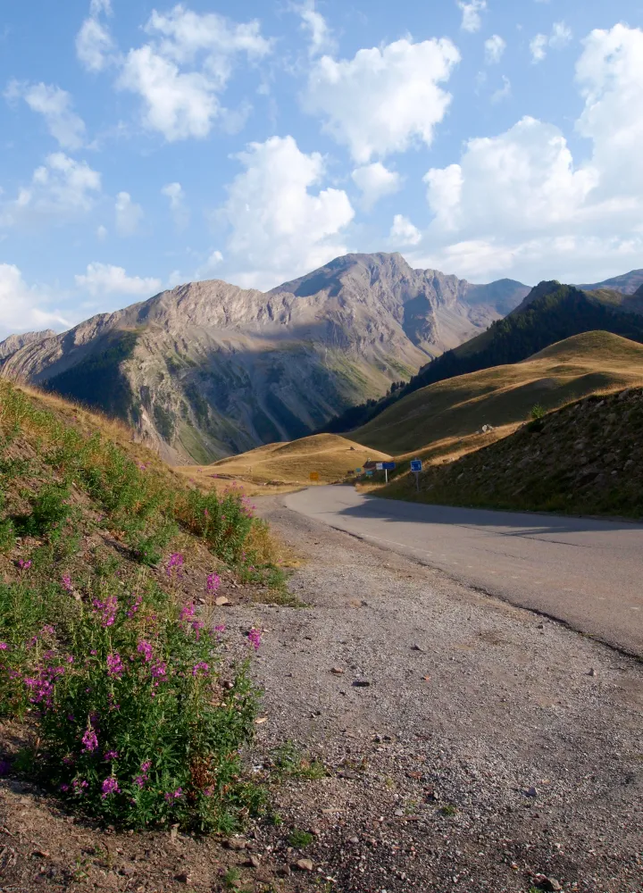 Lado sur del Col de Vars en la costa de Ubaye