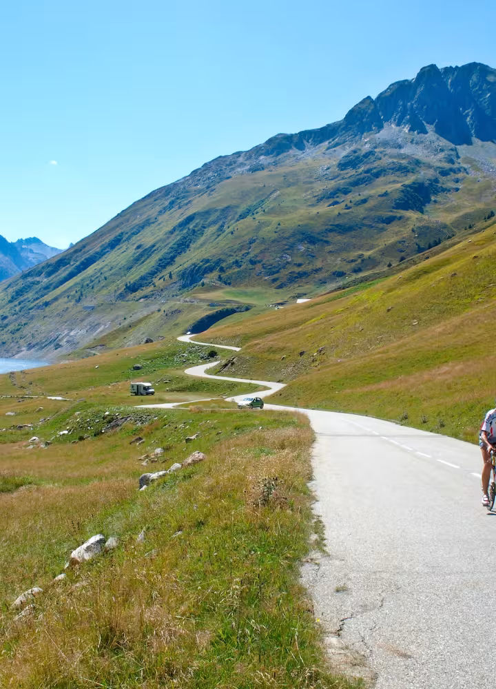 En la carretera de la vertiente sur del puerto de la Croix de Fer