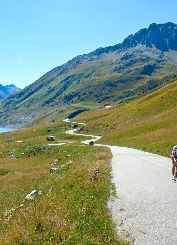 En la carretera de la vertiente sur del puerto de la Croix de Fer