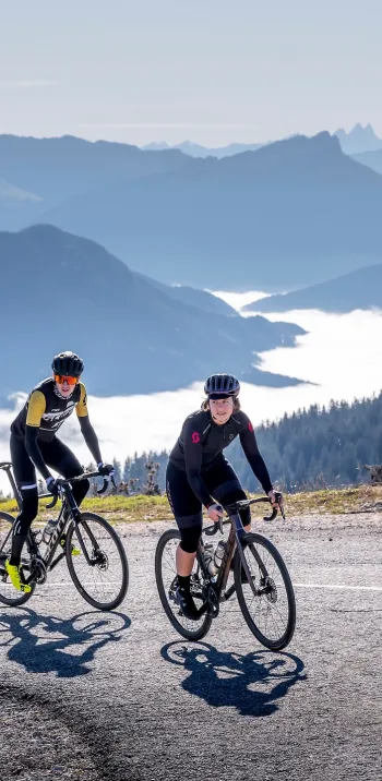 099-06112020-2020_IAM_CYCLOSPORTIFS_SEMNOZ SOMMET┬®Tristan Shu - Montañas de Annecy.jpg