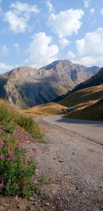 Lado sur del Col de Vars en la costa de Ubaye