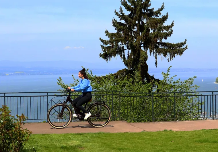 En bicicleta por el lago Lemán