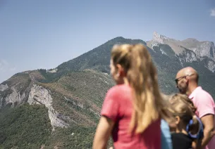 Verano en torno a las fuentes del lago de Annecy