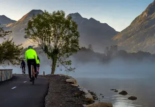 En bicicleta por el lago de Annecy