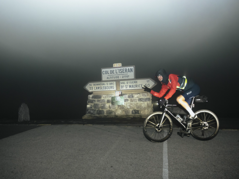 Thibaut Clément en la cima del iseran