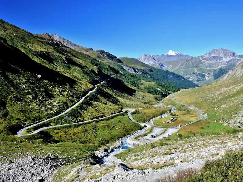 El Puente Saint-Charles al pie de las primeras curvas cerradas del Col de l'Iseran